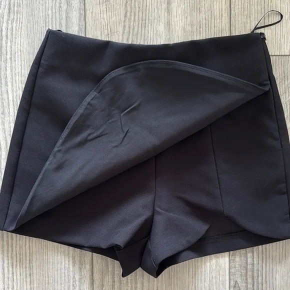 Zara Black Skorts Asymmetrical Wrap Design - Picture 2 of 4